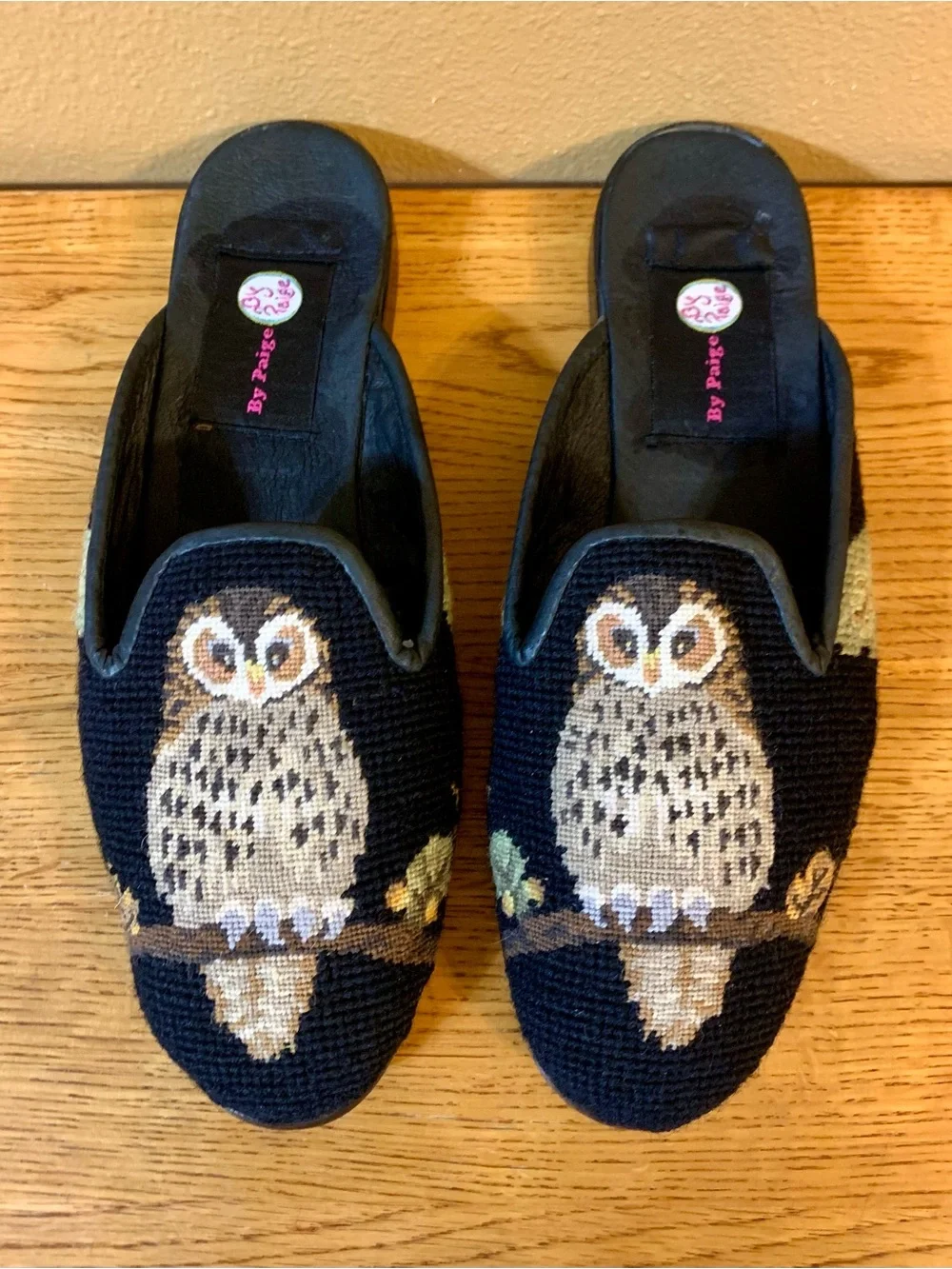 By Page Women’s Owl Needlepoint Loafer Shoes Size 9